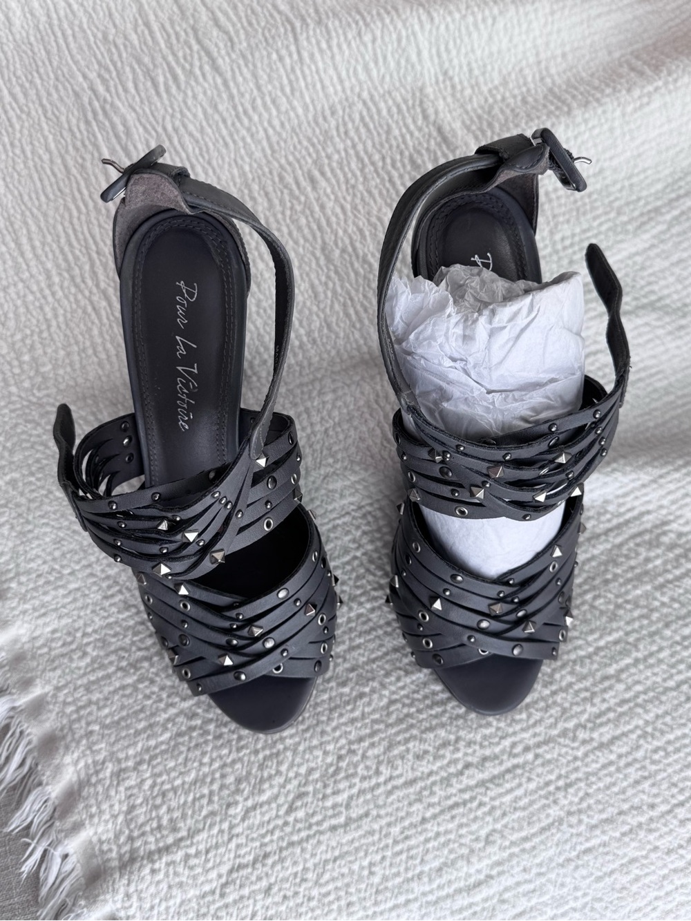 Pour La Victoria Studded Strappy Sandals US5.5